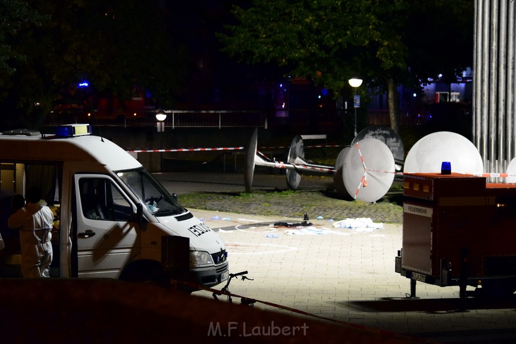 Einsatz BF Messerstecherei Koeln Neustadt Nord Eberplatz Platzmitte P075.JPG - Miklos Laubert